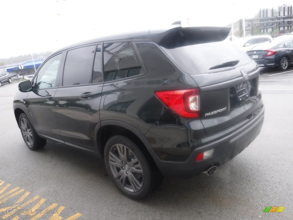 2020 Passport EX-L AWD - Black Forest Pearl / Gray photo #8