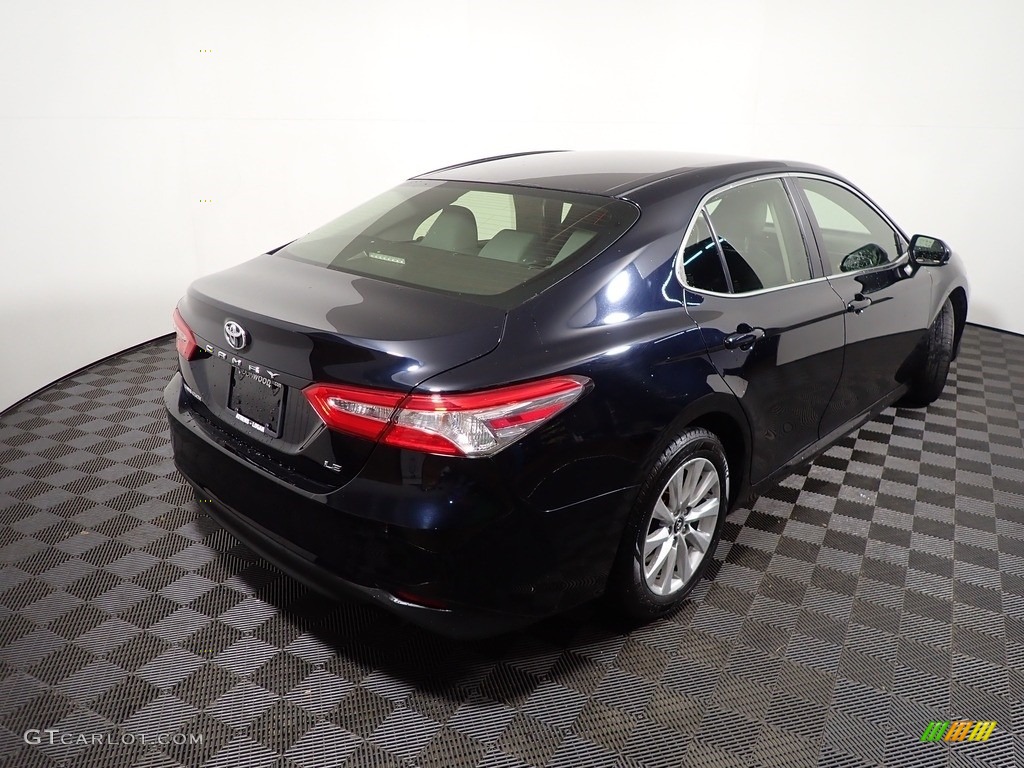 2018 Camry LE - Midnight Black Metallic / Black photo #15