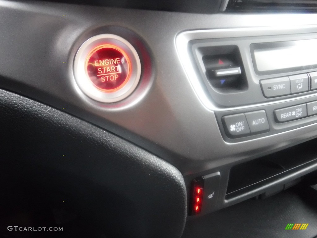 2020 Passport EX-L AWD - Black Forest Pearl / Gray photo #20
