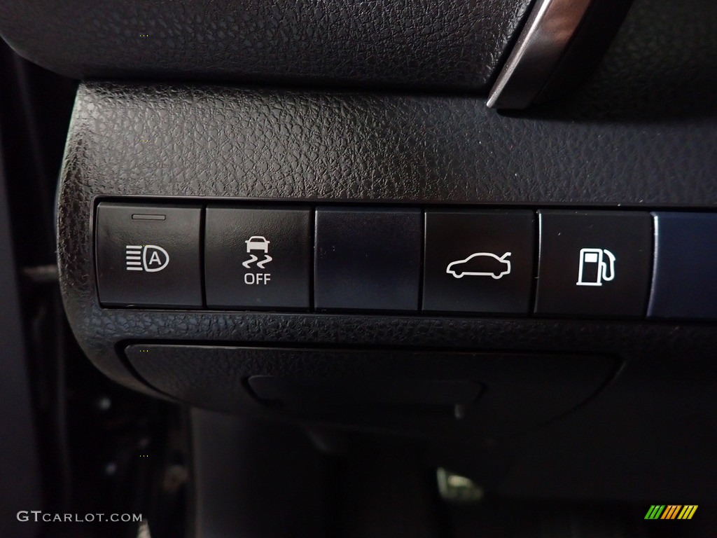2018 Camry LE - Midnight Black Metallic / Black photo #27