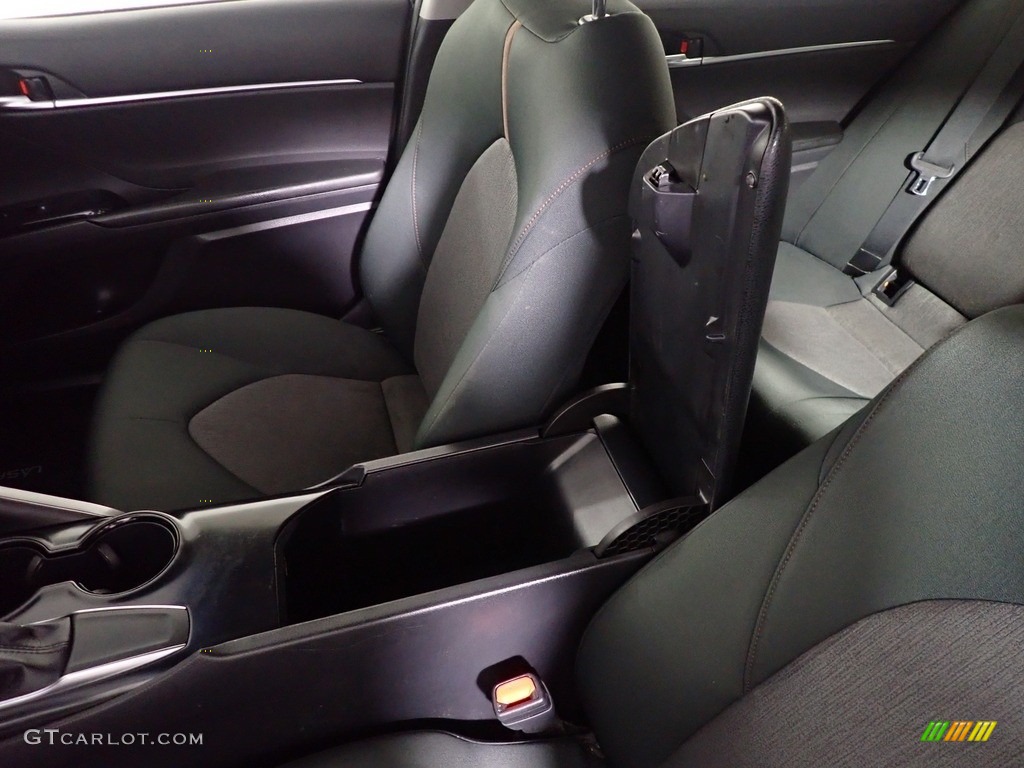 2018 Camry LE - Midnight Black Metallic / Black photo #29