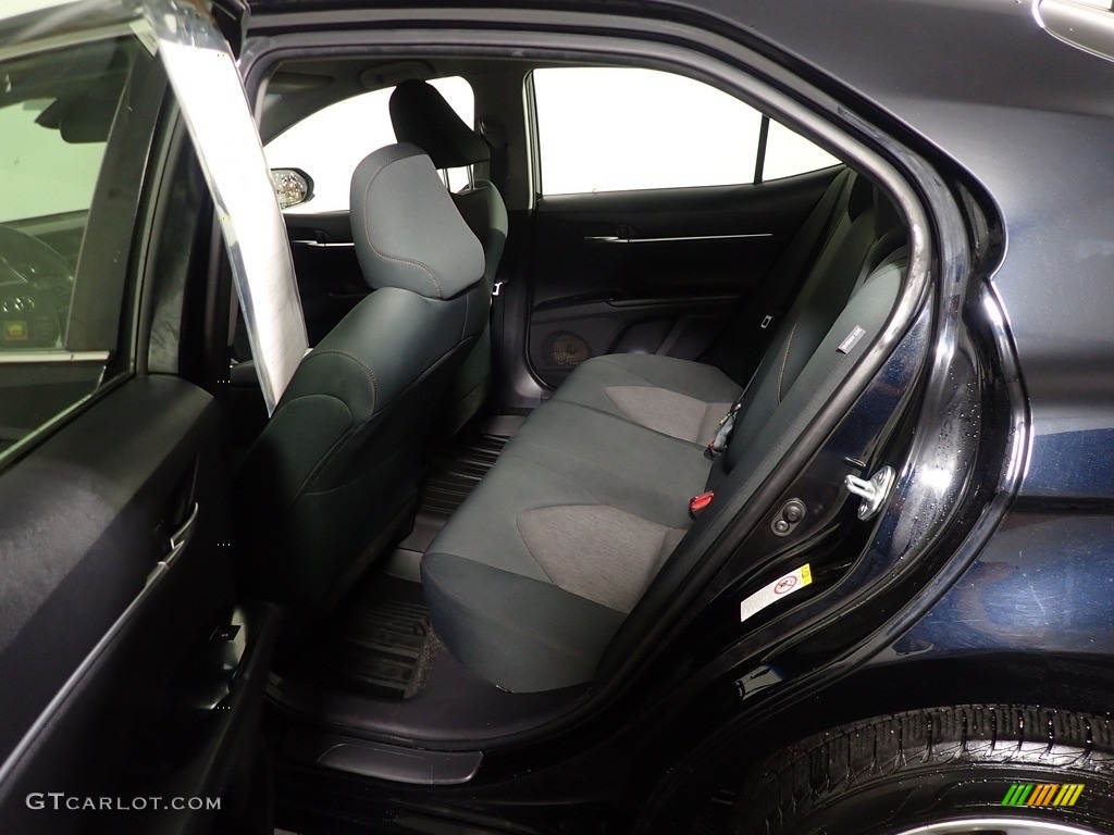 2018 Camry LE - Midnight Black Metallic / Black photo #31