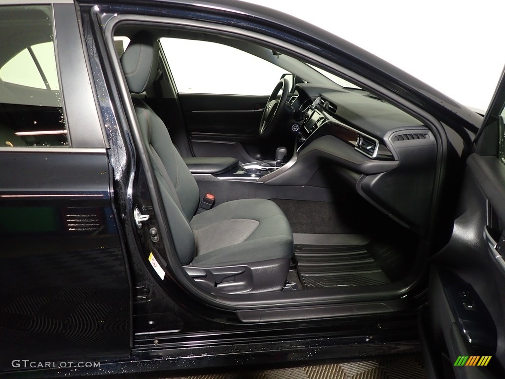 2018 Camry LE - Midnight Black Metallic / Black photo #35