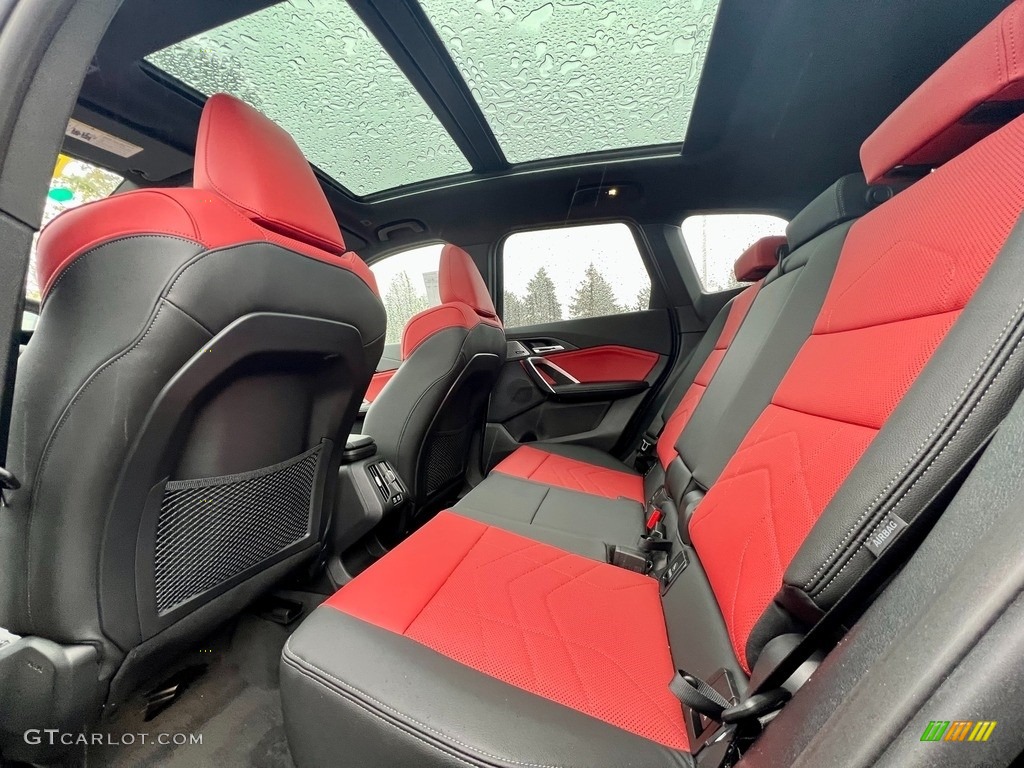 Red/Black Bicolor Interior 2023 BMW X1 xDrive28i Photo #146055484