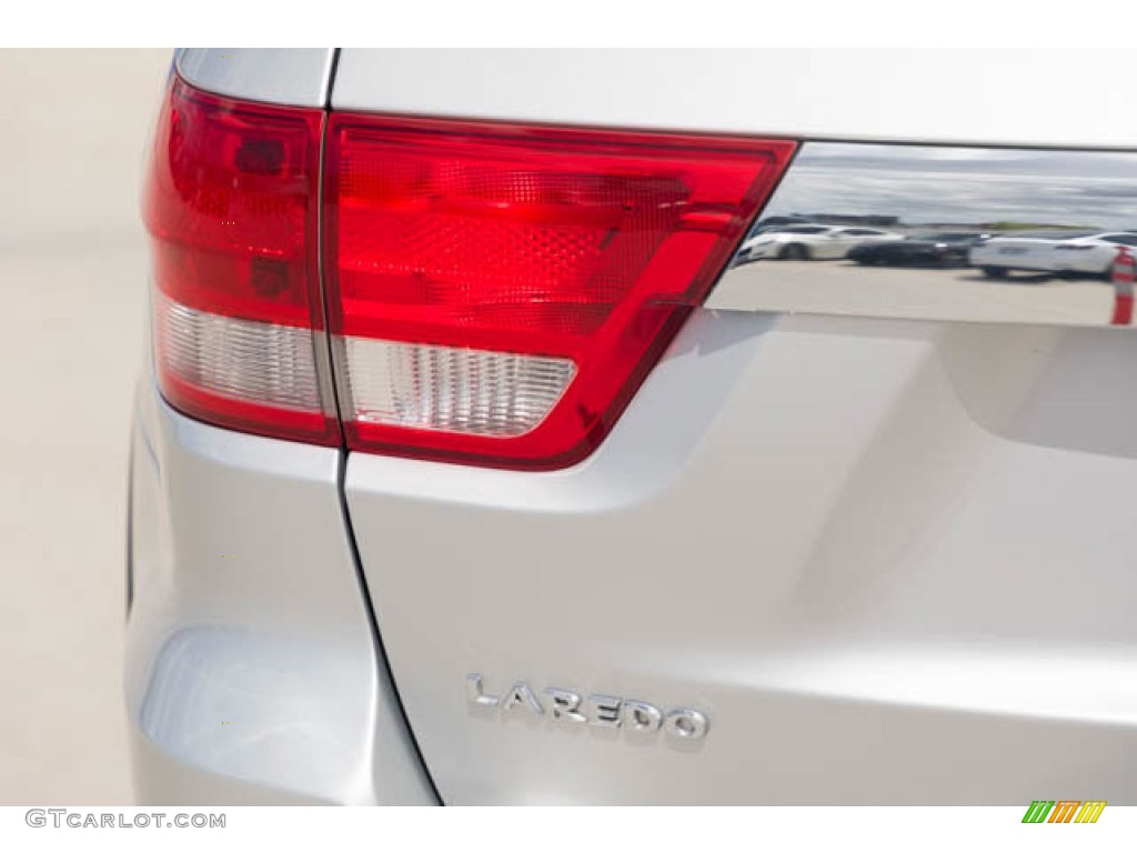 2012 Grand Cherokee Laredo - Bright Silver Metallic / Black photo #10