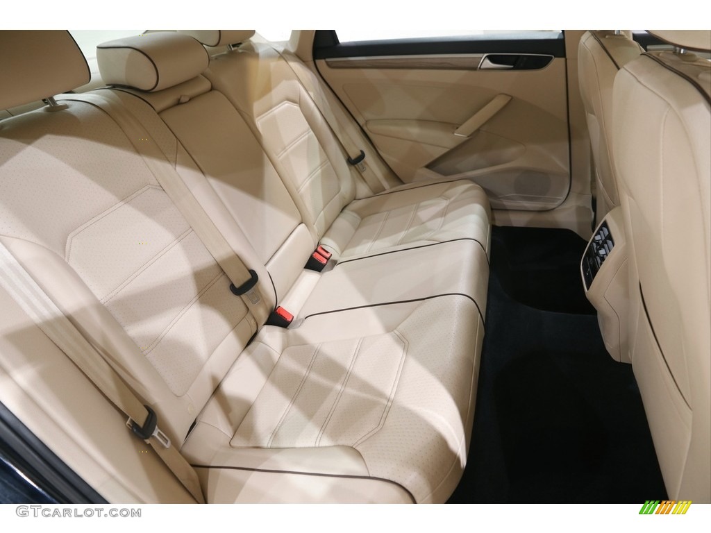 Cornsilk Beige Interior 2016 Volkswagen Passat SE Sedan Photo #146057292