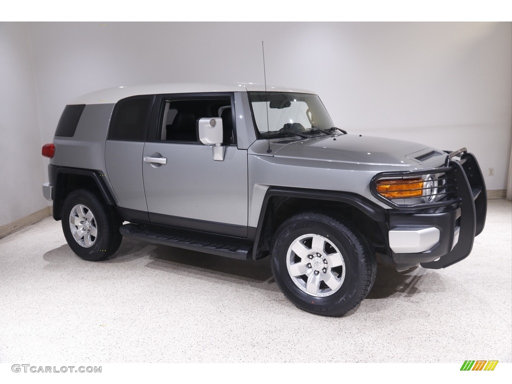 Silver Fresco Metallic Toyota FJ Cruiser