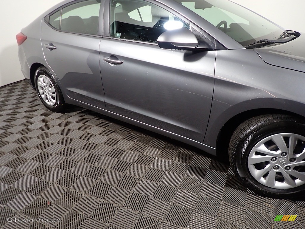 2019 Elantra SE - Machine Gray / Black photo #4