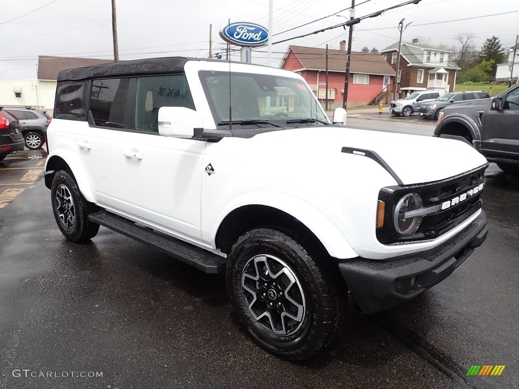 2023 Ford Bronco Outer Banks 4X4 4-Door Exterior Photos