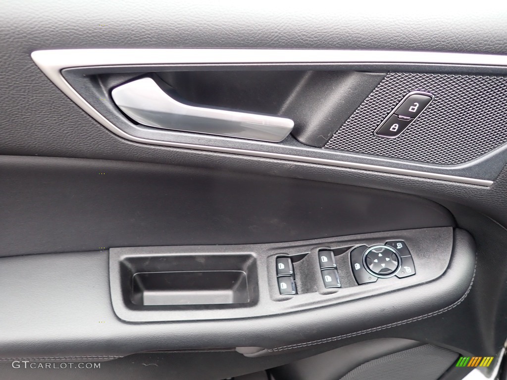 2023 Ford Edge SEL AWD Door Panel Photos