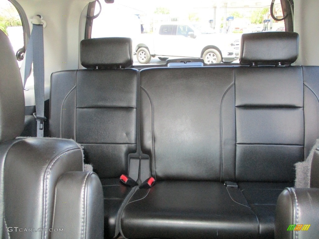 2015 Nissan Armada Platinum 4x4 Rear Seat Photos