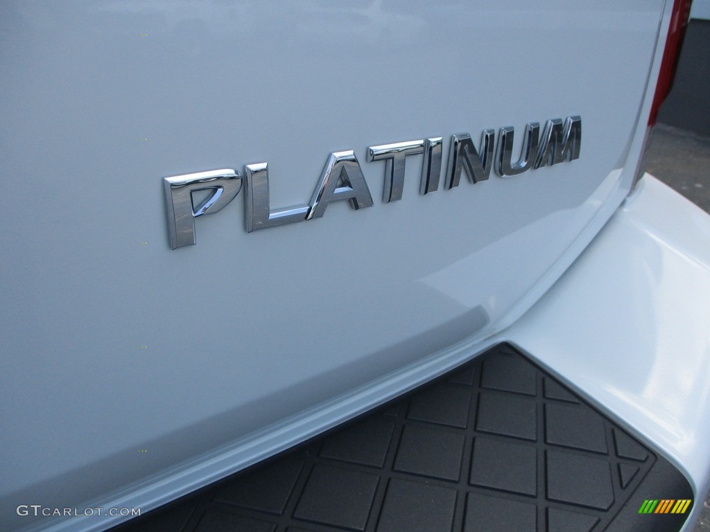 2015 Nissan Armada Platinum 4x4 Marks and Logos Photos