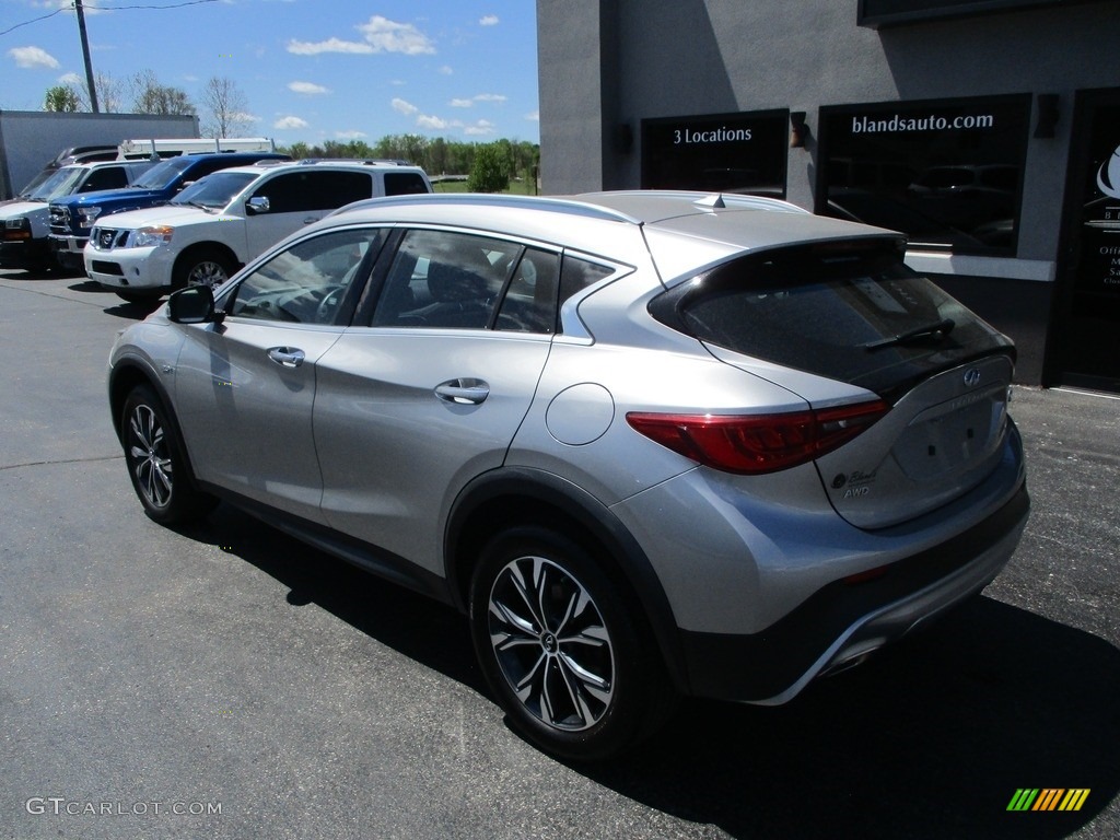 2018 QX30 Premium AWD - Blade Silver / Graphite photo #3
