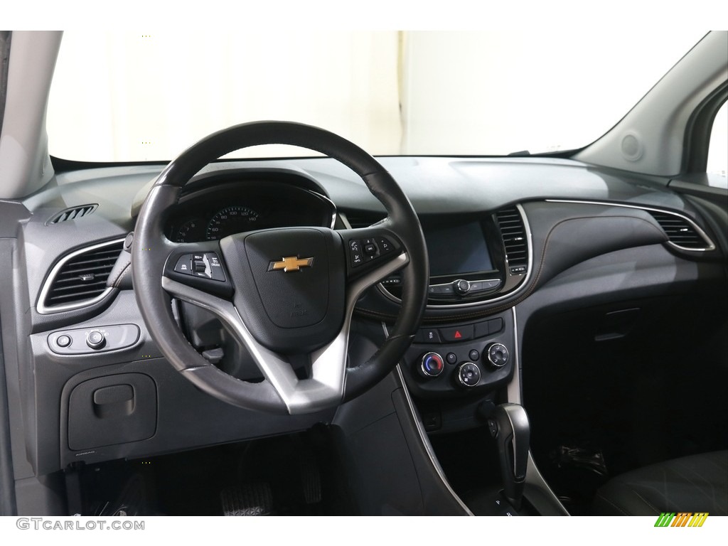 2020 Trax LT - Summit White / Jet Black photo #6