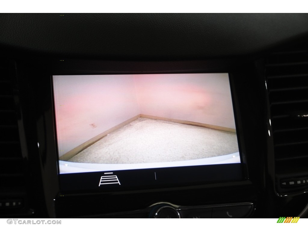 2020 Trax LT - Summit White / Jet Black photo #12