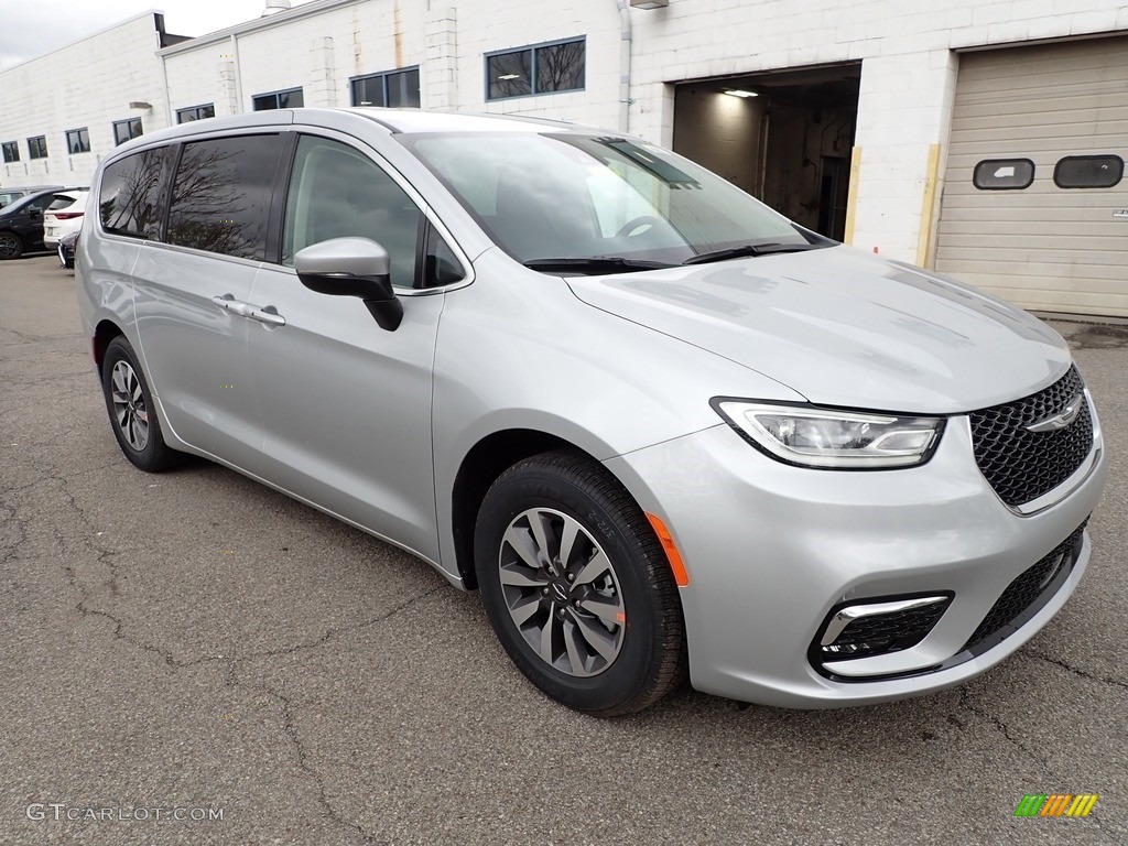 Silver Mist 2023 Chrysler Pacifica Hybrid Touring L Exterior Photo #146064320