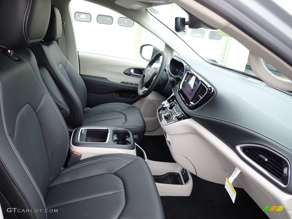 2023 Chrysler Pacifica Hybrid Touring L Front Seat Photo #146064446