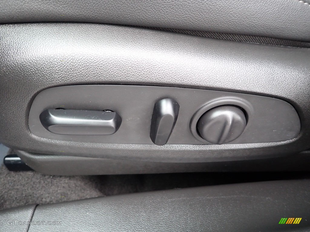 2020 Buick Encore GX Select Front Seat Photos