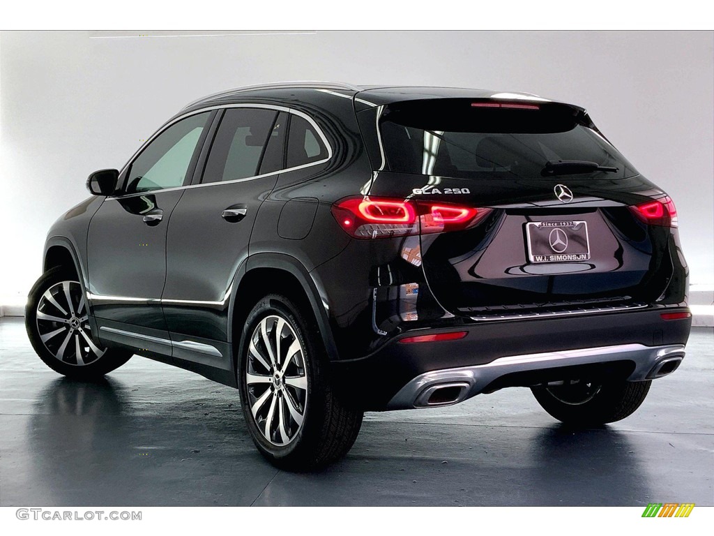 2021 GLA 250 - Cosmos Black Metallic / Black photo #10