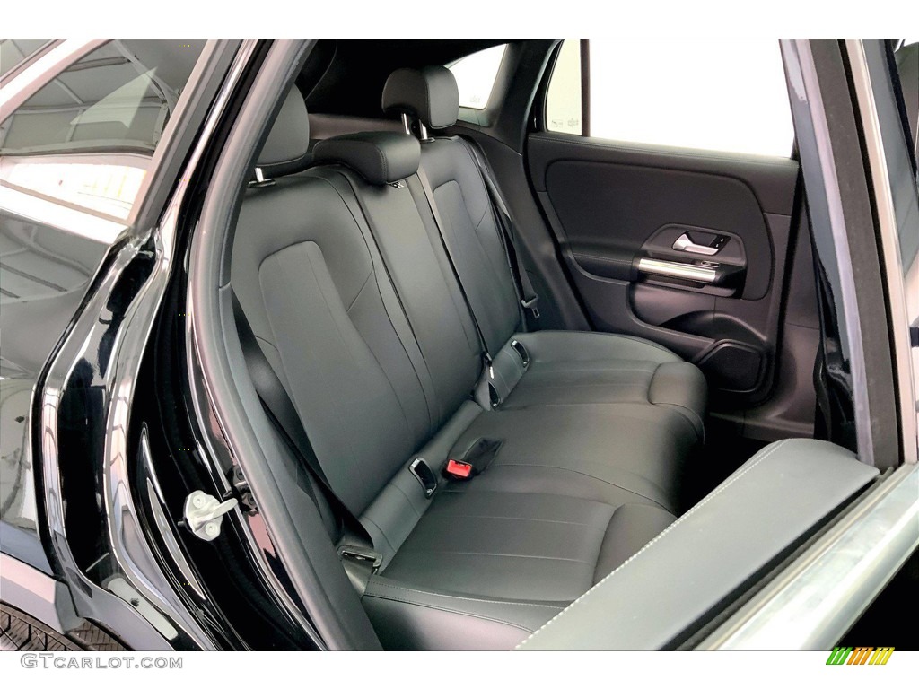 2021 GLA 250 - Cosmos Black Metallic / Black photo #19