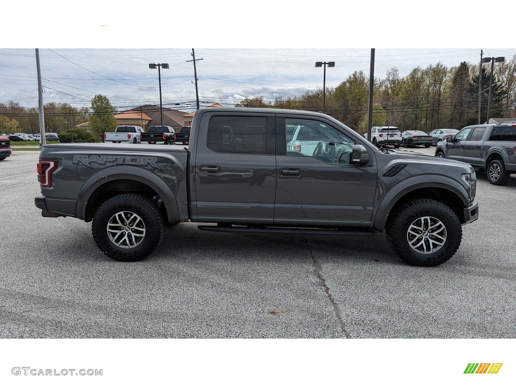 2018 F150 SVT Raptor SuperCrew 4x4 - Magnetic / Raptor Black photo #6