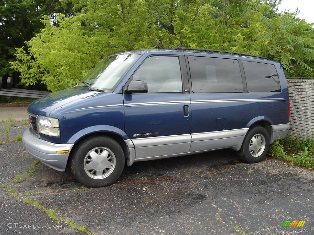 1999 Safari SL AWD - Cadet Blue Metallic / Neutral photo #2