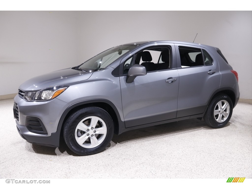 Satin Steel Metallic 2020 Chevrolet Trax LS Exterior Photo #146077011