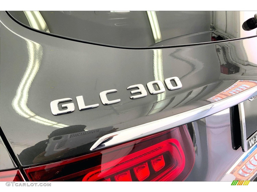 2020 GLC 300 4Matic - Black / Black photo #31