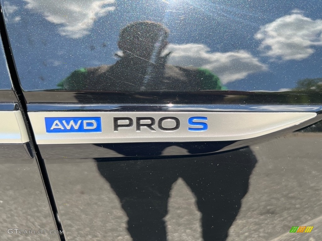 2021 Volkswagen ID.4 Pro S AWD Marks and Logos Photos