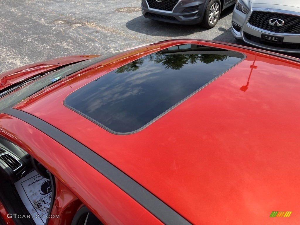 2018 Focus Titanium Sedan - Hot Pepper Red / Charcoal Black photo #39