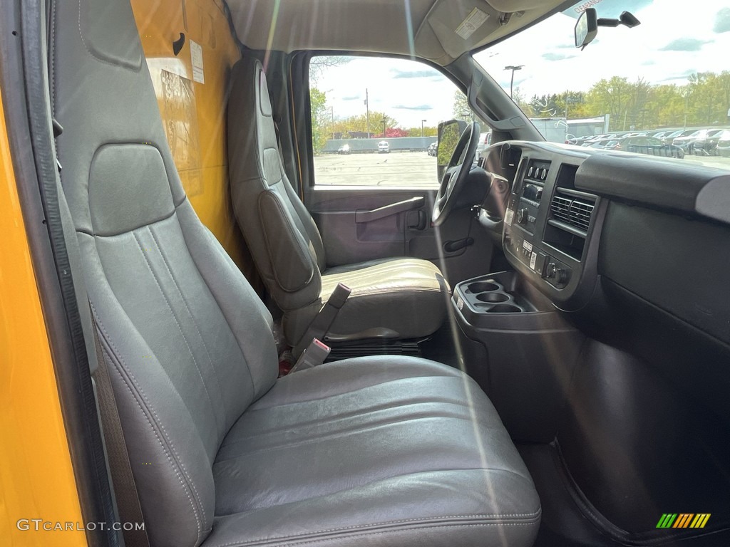 2018 GMC Savana Cutaway 3500 Commercial Moving Truck Interior Color Photos