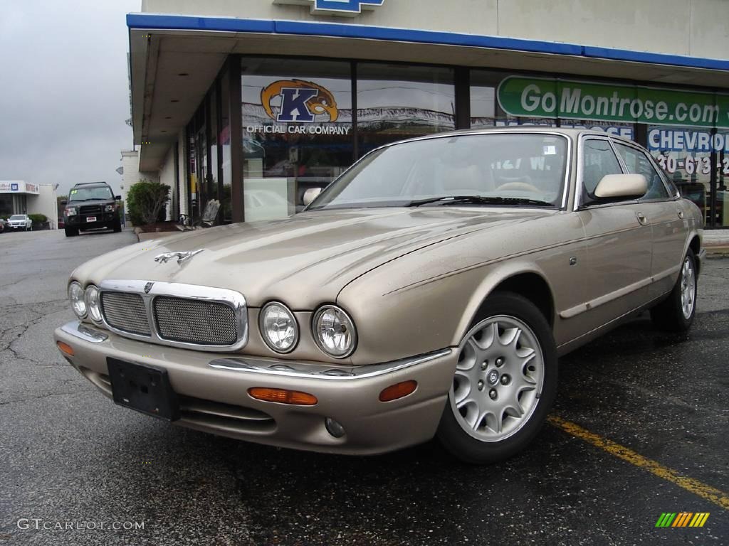 Topaz Metallic Jaguar XJ