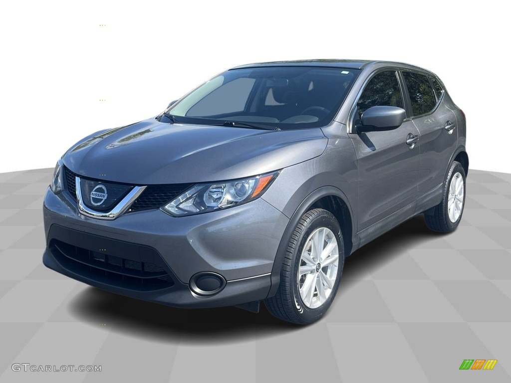 Gun Metallic Nissan Rogue Sport