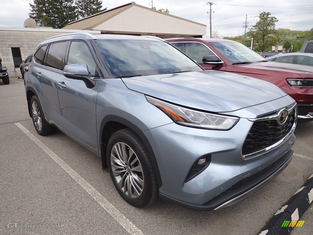 Celestial Silver Metallic 2021 Toyota Highlander Platinum AWD Exterior Photo #146085376