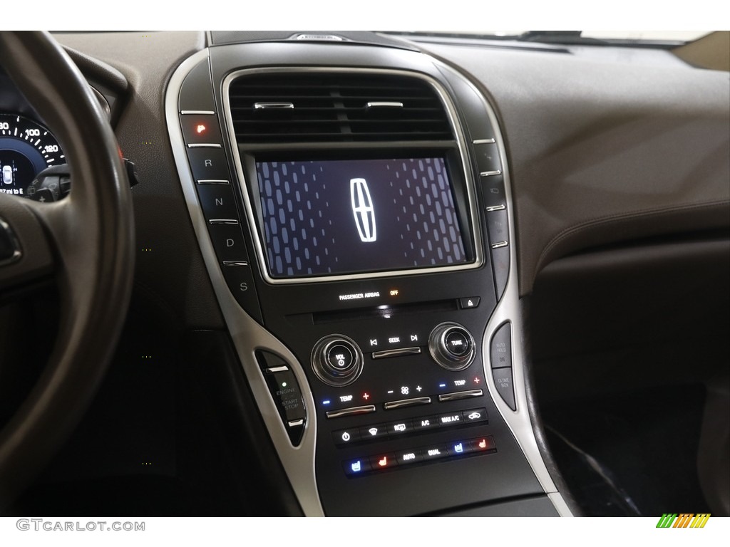 2016 Lincoln MKX Reserve AWD Controls Photo #146088346