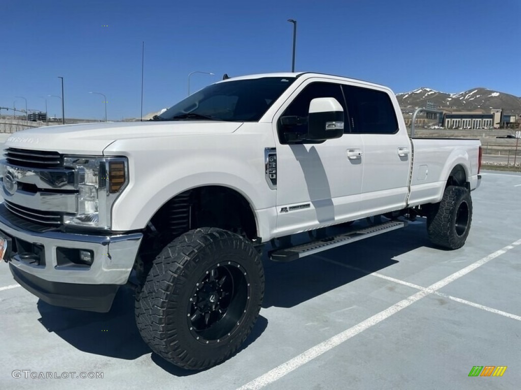 2019 F350 Super Duty Lariat Crew Cab 4x4 - White Platinum / Black photo #2