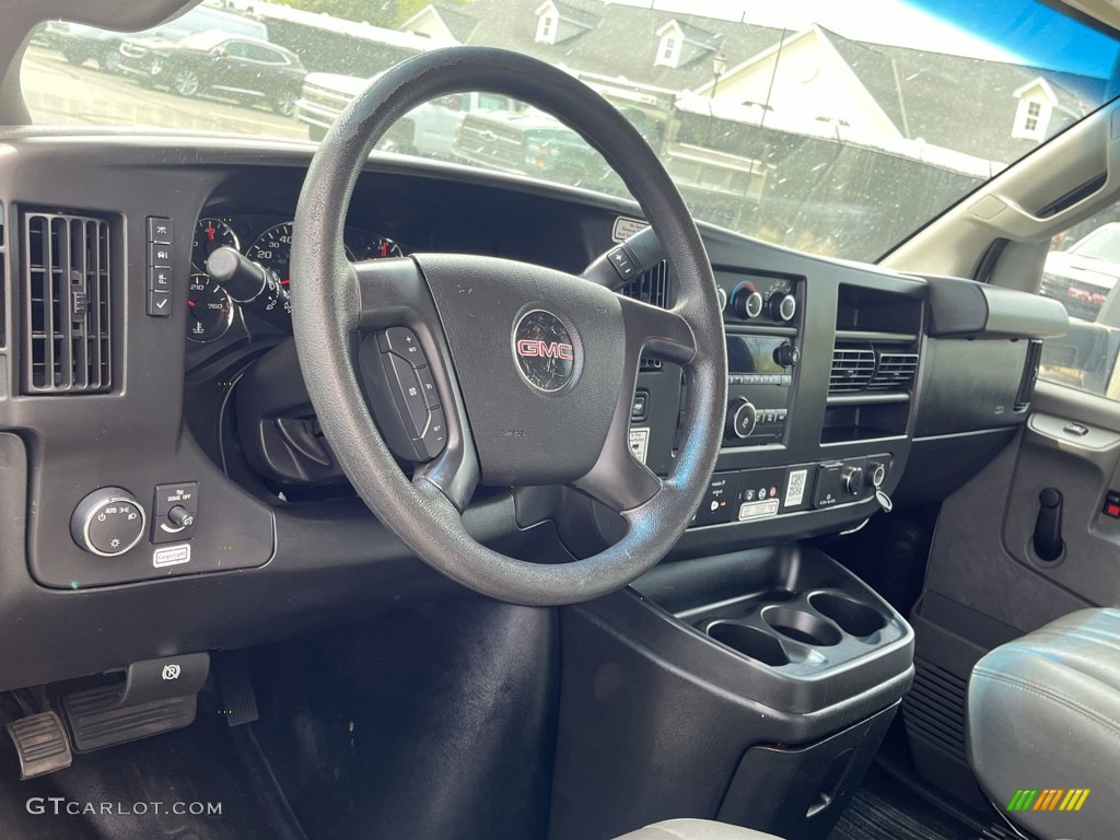 2016 GMC Savana Cutaway 3500 Commercial Moving Truck Dashboard Photos