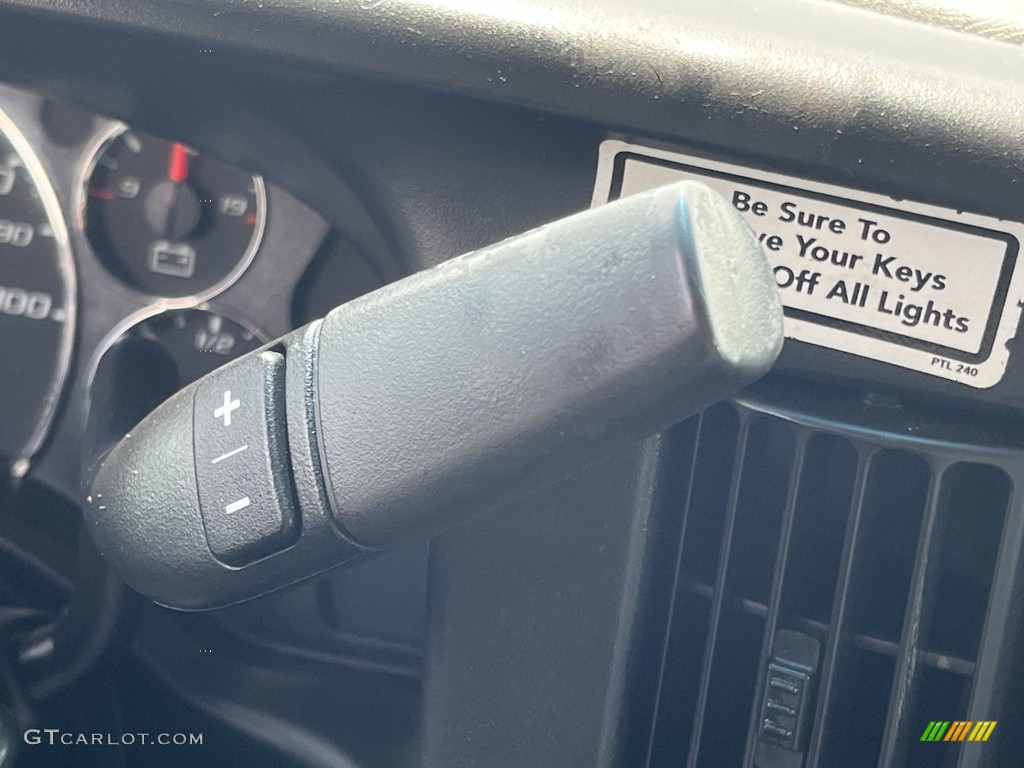 2016 Savana Cutaway 3500 Commercial Moving Truck - Summit White / Pewter photo #14