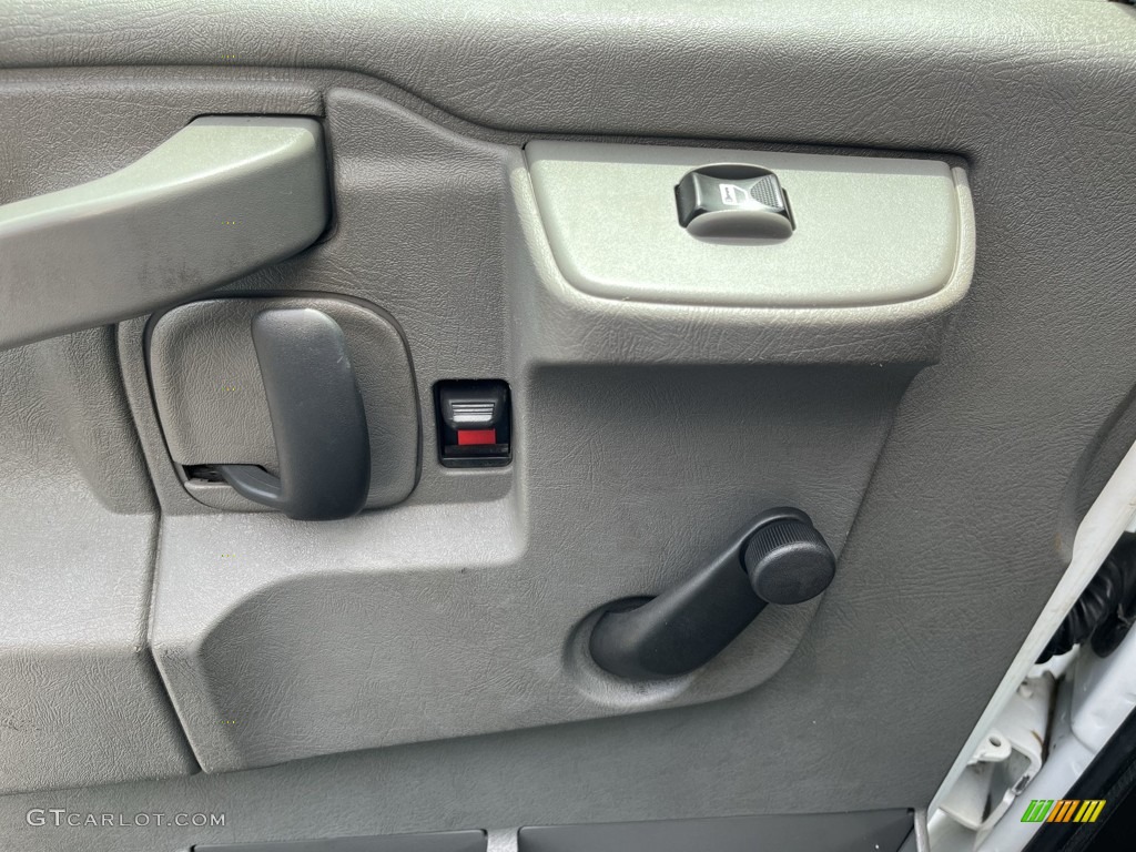 2016 GMC Savana Cutaway 3500 Commercial Moving Truck Pewter Door Panel Photo #146091996