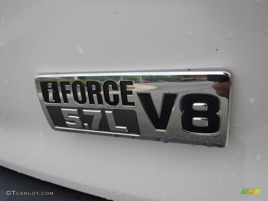 2015 Toyota Sequoia Platinum 4x4 Marks and Logos Photos