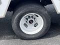 2016 GMC Savana Cutaway 3500 Commercial Moving Truck Wheel and Tire Photo