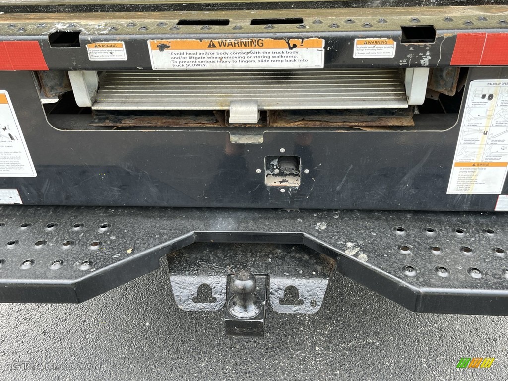 2016 Savana Cutaway 3500 Commercial Moving Truck - Summit White / Pewter photo #28