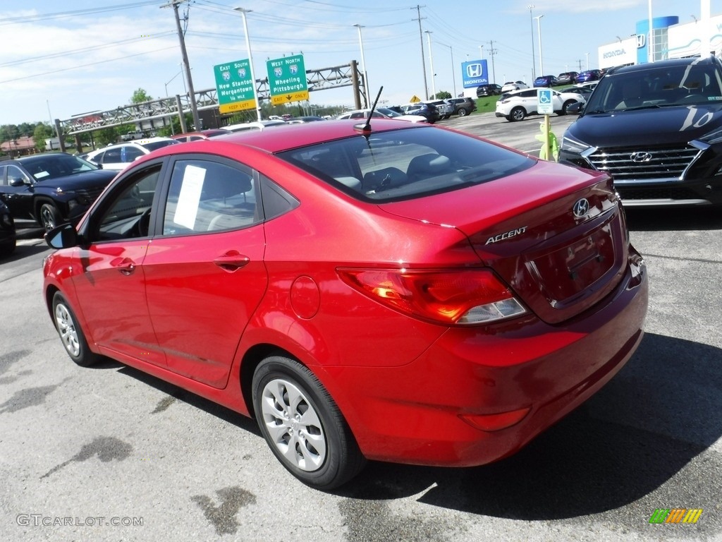 2016 Accent SE Sedan - Boston Red / Gray photo #7