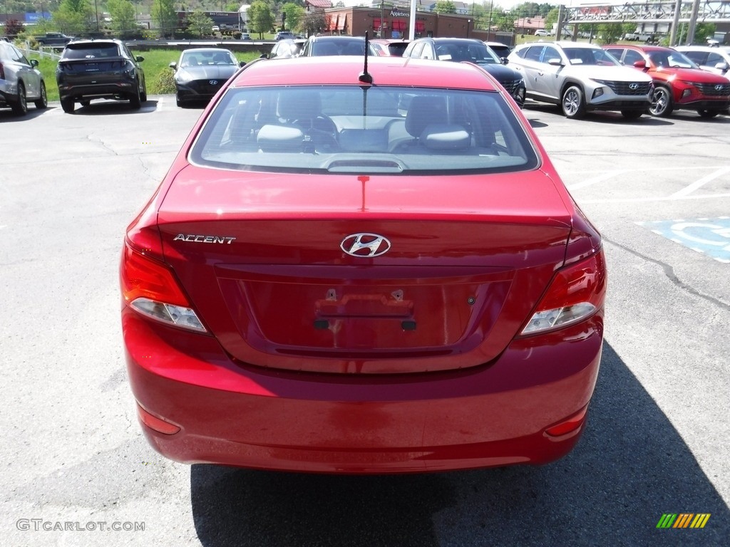 2016 Accent SE Sedan - Boston Red / Gray photo #8