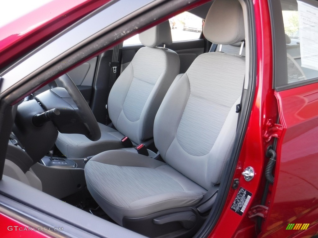 2016 Accent SE Sedan - Boston Red / Gray photo #13