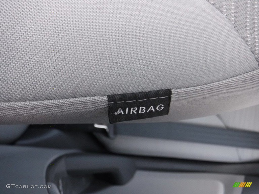 2016 Accent SE Sedan - Boston Red / Gray photo #14
