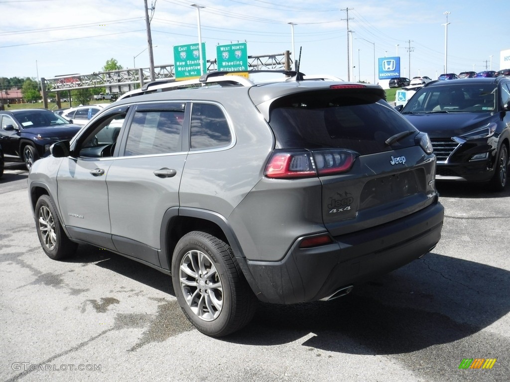 2020 Cherokee Latitude Plus 4x4 - Sting-Gray / Black photo #9