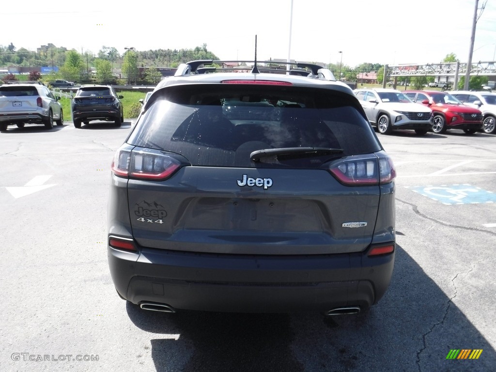 2020 Cherokee Latitude Plus 4x4 - Sting-Gray / Black photo #10