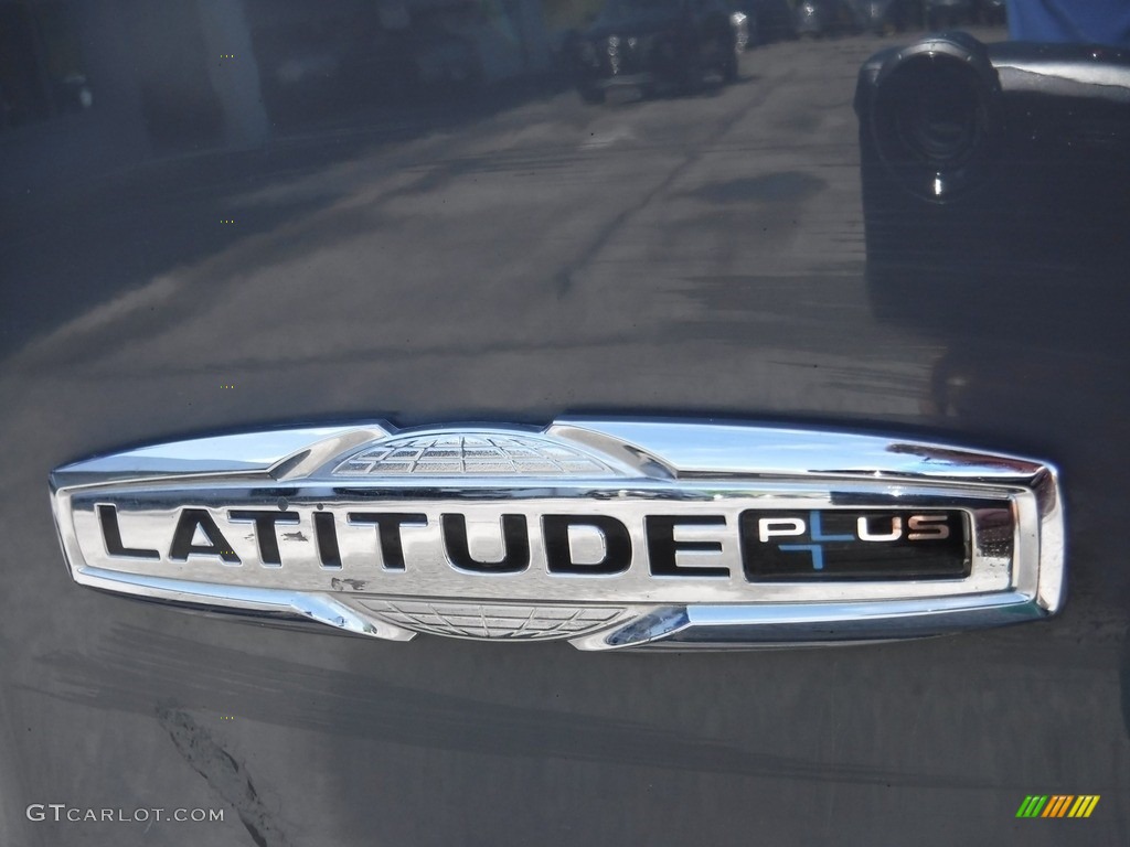 2020 Cherokee Latitude Plus 4x4 - Sting-Gray / Black photo #12
