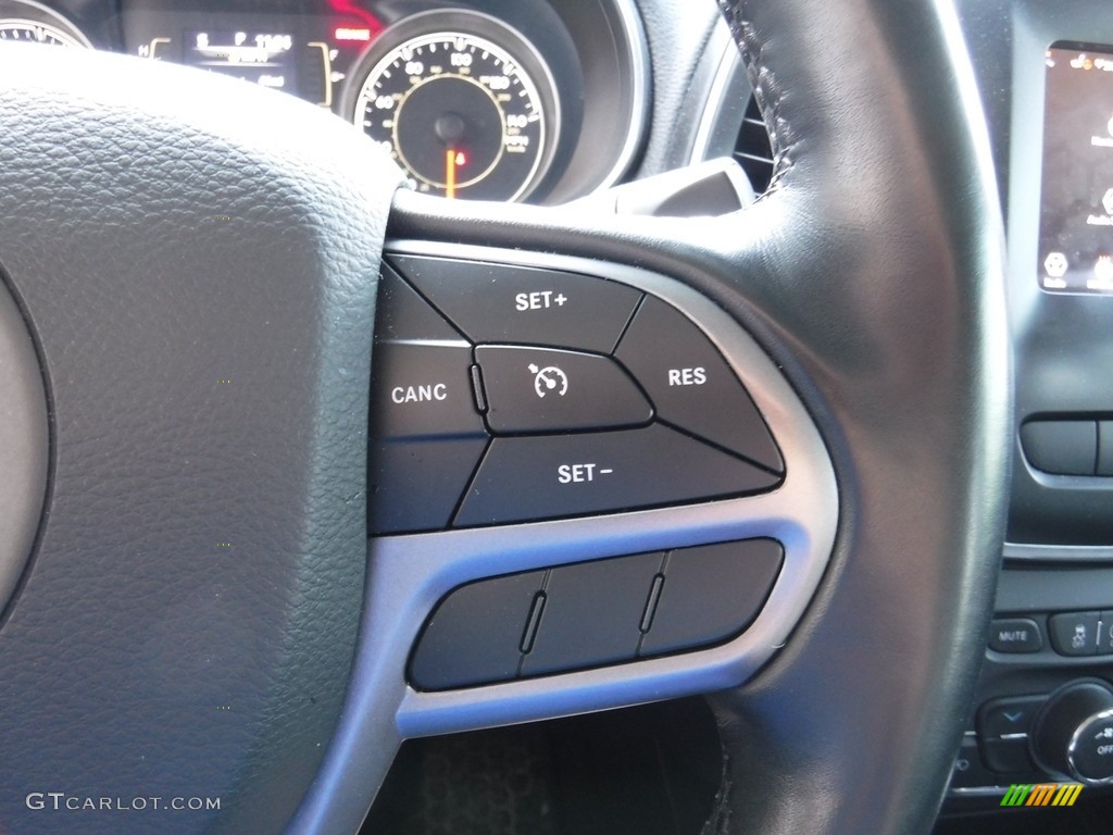 2020 Cherokee Latitude Plus 4x4 - Sting-Gray / Black photo #26